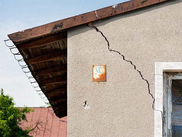 Structural Cracks 1